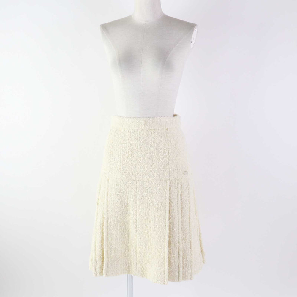 CHANEL Tweed skirt P59644 Outer: 88% wool, Outer: 7% polyamide (nylon), Outer: 5% silk, Lining: 100% silk, Part: 100% cotton Ivory Women 36 Used Authentic