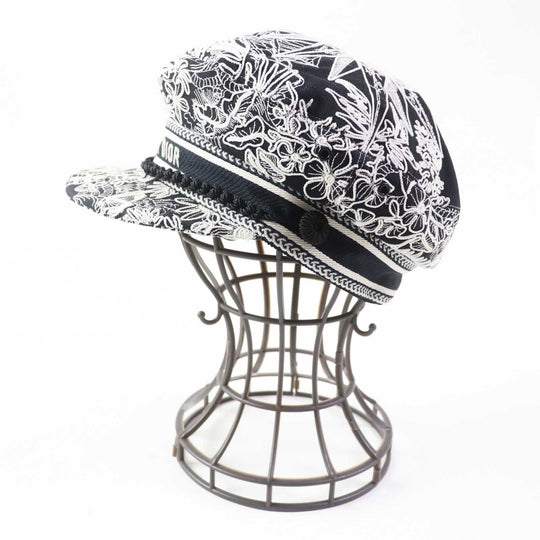 Christian Dior Casquette 31REV920X131 Outer: 100% cotton, Lining: 100% cotton, Part: 50% rayon, Part: 50% cotton, Trimming: 100% polyester, Accessory: 100% rayon, Embroidery: 60% nylon, 20% polyester, 20% polypropylene Black White Women 58 Used Authentic