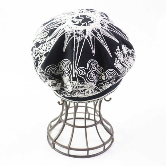 Christian Dior Casquette 31REV920X131 Outer: 100% cotton, Lining: 100% cotton, Part: 50% rayon, Part: 50% cotton, Trimming: 100% polyester, Accessory: 100% rayon, Embroidery: 60% nylon, 20% polyester, 20% polypropylene Black White Women 58 Used Authentic