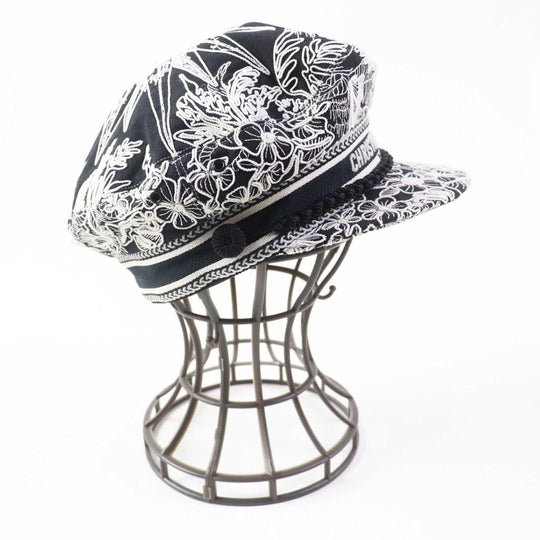 Christian Dior Casquette 31REV920X131 Outer: 100% cotton, Lining: 100% cotton, Part: 50% rayon, Part: 50% cotton, Trimming: 100% polyester, Accessory: 100% rayon, Embroidery: 60% nylon, 20% polyester, 20% polypropylene Black White Women 58 Used Authentic