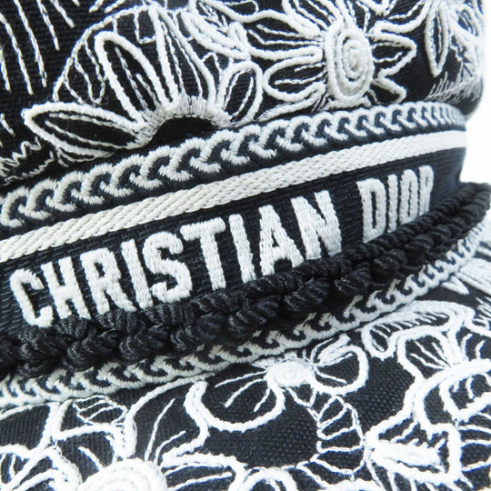 Christian Dior Casquette 31REV920X131 Outer: 100% cotton, Lining: 100% cotton, Part: 50% rayon, Part: 50% cotton, Trimming: 100% polyester, Accessory: 100% rayon, Embroidery: 60% nylon, 20% polyester, 20% polypropylene Black White Women 58 Used Authentic
