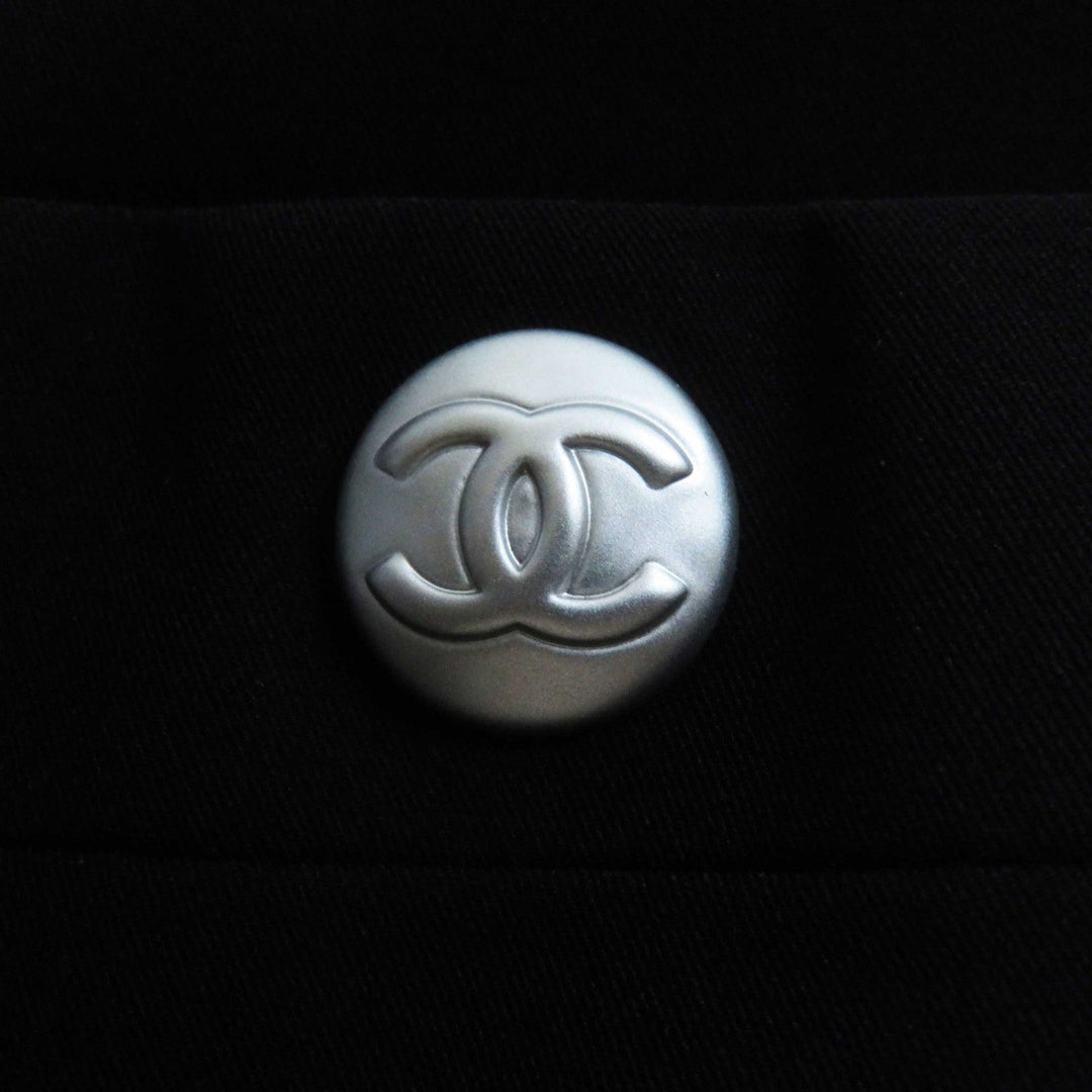 CHANEL Down jacket P70625 Outer: 100% polyester, Filling: 85% down, Filling: 15% polyester, Other: 76% polyamide, 24% polyurethane, Other: 100% polyester Black White/Black Women 36 Used Authentic