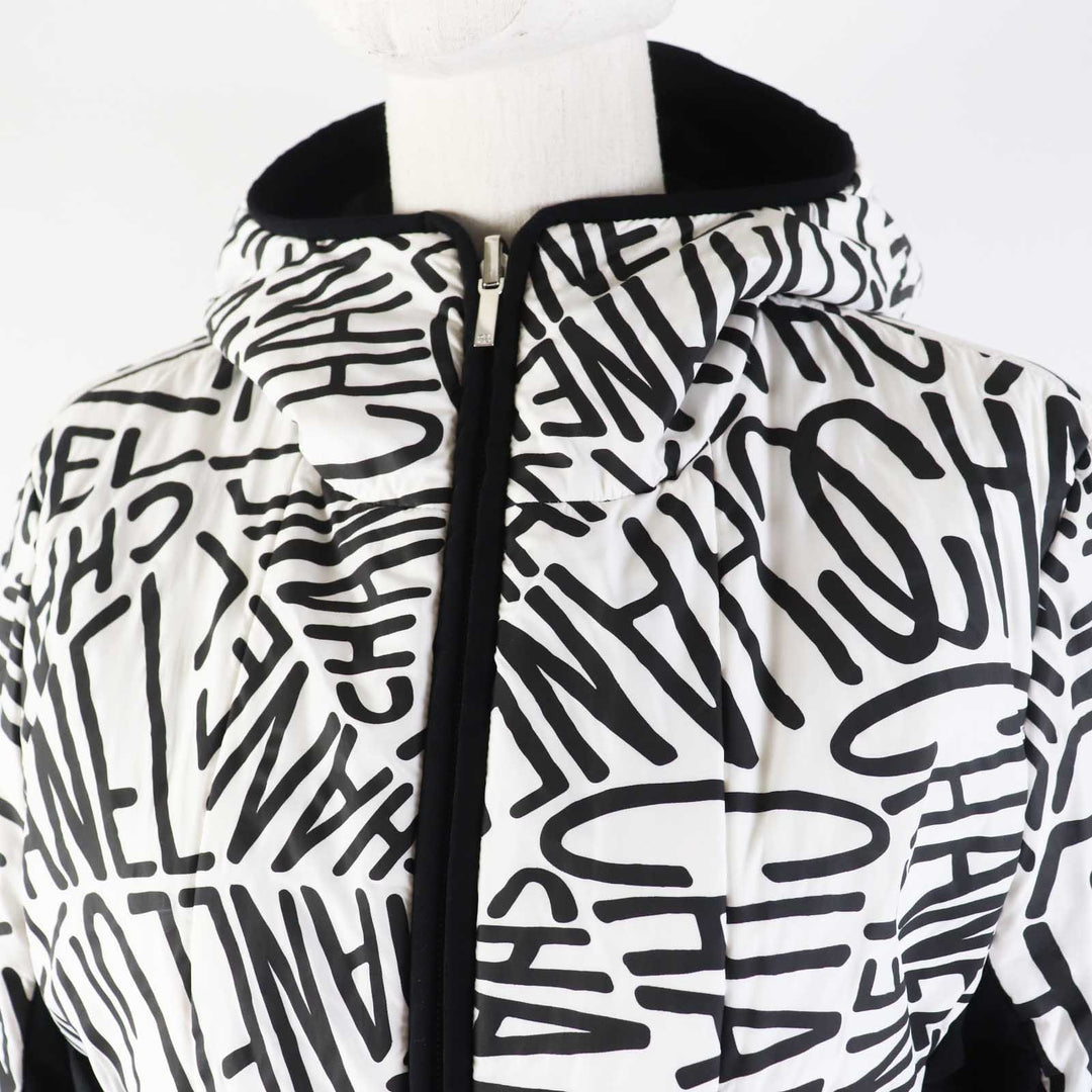 CHANEL Down jacket P70625 Outer: 100% polyester, Filling: 85% down, Filling: 15% polyester, Other: 76% polyamide, 24% polyurethane, Other: 100% polyester Black White/Black Women 36 Used Authentic