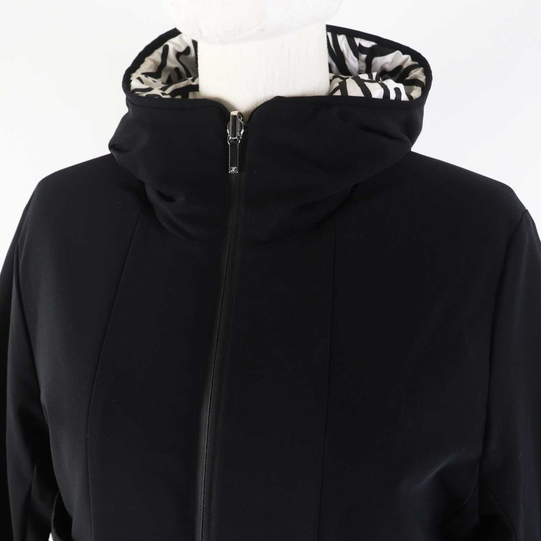 CHANEL Down jacket P70625 Outer: 100% polyester, Filling: 85% down, Filling: 15% polyester, Other: 76% polyamide, 24% polyurethane, Other: 100% polyester Black White/Black Women 36 Used Authentic