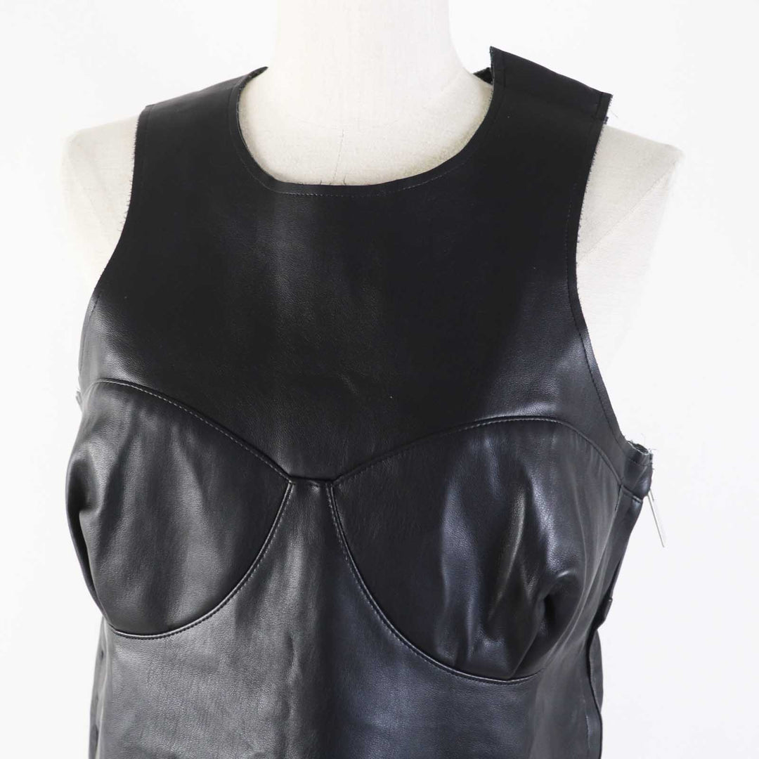 Sacai Vest 23-06497 Main: Synthetic leather (polyurethane coating) Lining: 100% cupra black 2