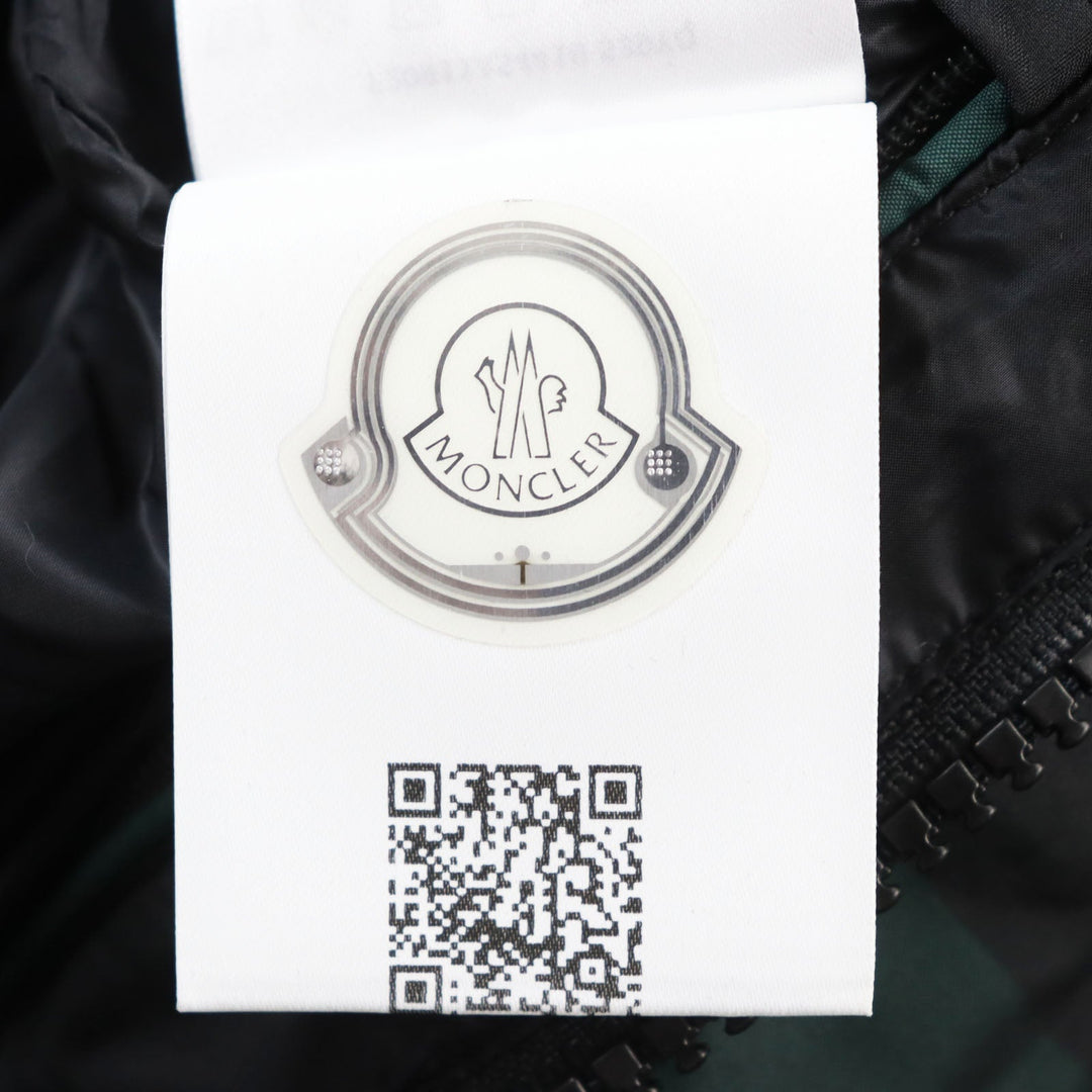 MONCLER Down jacket 1A54410 Outer: 100% nylon, Lining: 100% nylon, Part: 100% nylon, Part: 100% nylon, Part: 100% nylon, Filling: 90% down, 10% feather Green black AUBRAC mens 3 Used Authentic
