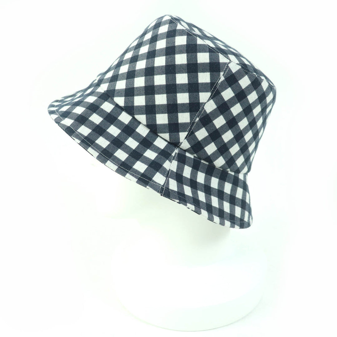 Christian Dior hat 22VIC923I130 Main: 49% polyester, Main: 46% cotton, Main: 5% polyurethane, Lining: 49% polyester, Lining: 46% cotton: 5% polyurethane Navy Ivory Women 56 Used Authentic