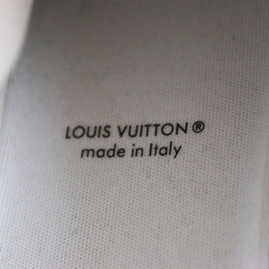 LOUIS VUITTON Low cut sneakers Main: Leather White red LV trainer line mens 8 1/2 Used Authentic