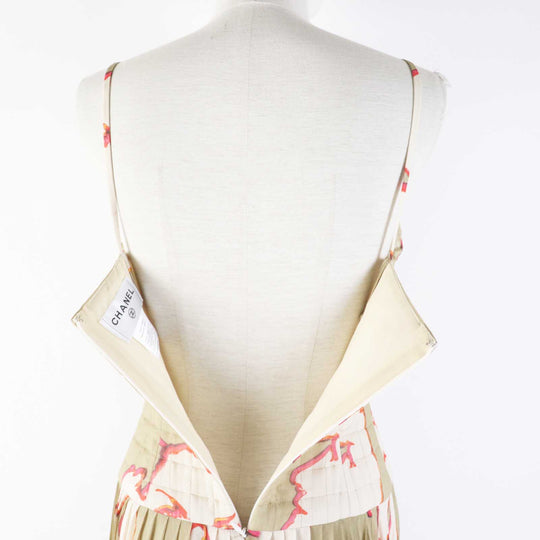 CHANEL one piece 00S P15722 Outer: 100% silk, Lining: 100% silk Khaki beige type Gabriel Women 36 Used Authentic