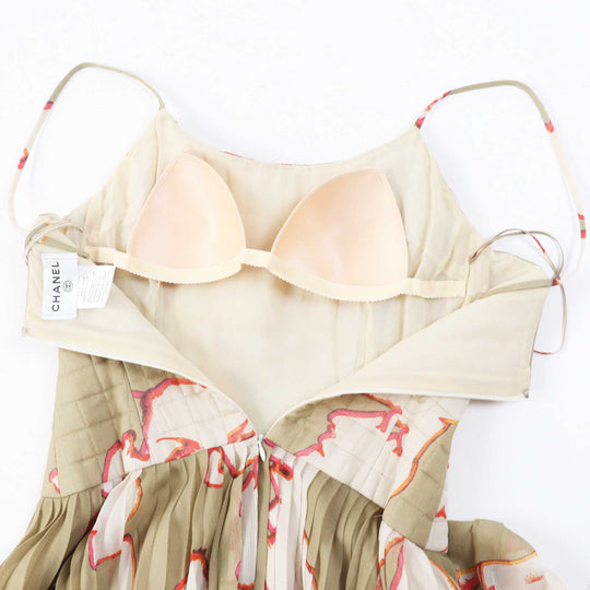 CHANEL one piece 00S P15722 Outer: 100% silk, Lining: 100% silk Khaki beige type Gabriel Women 36 Used Authentic