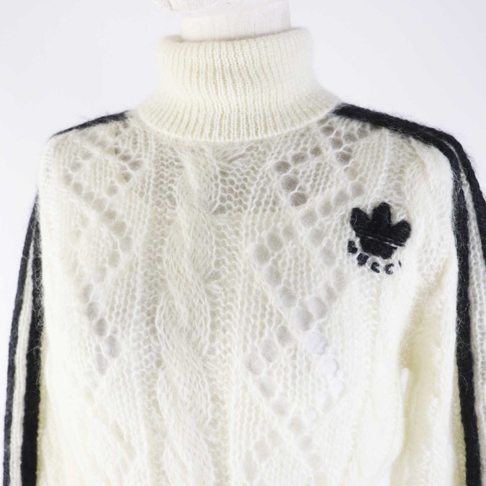 GUCCI knit 713023 Outer: 67% mohair, Outer: 28% nylon, Outer: 5% wool, Part: 63% mohair, Part: 29% nylon, : 7% wool, 1% polyurethane Embroidery: 67% mohair, 28% nylon, 5% wool Inner: 75% acetate, 25% silk white Women XS Used Authentic