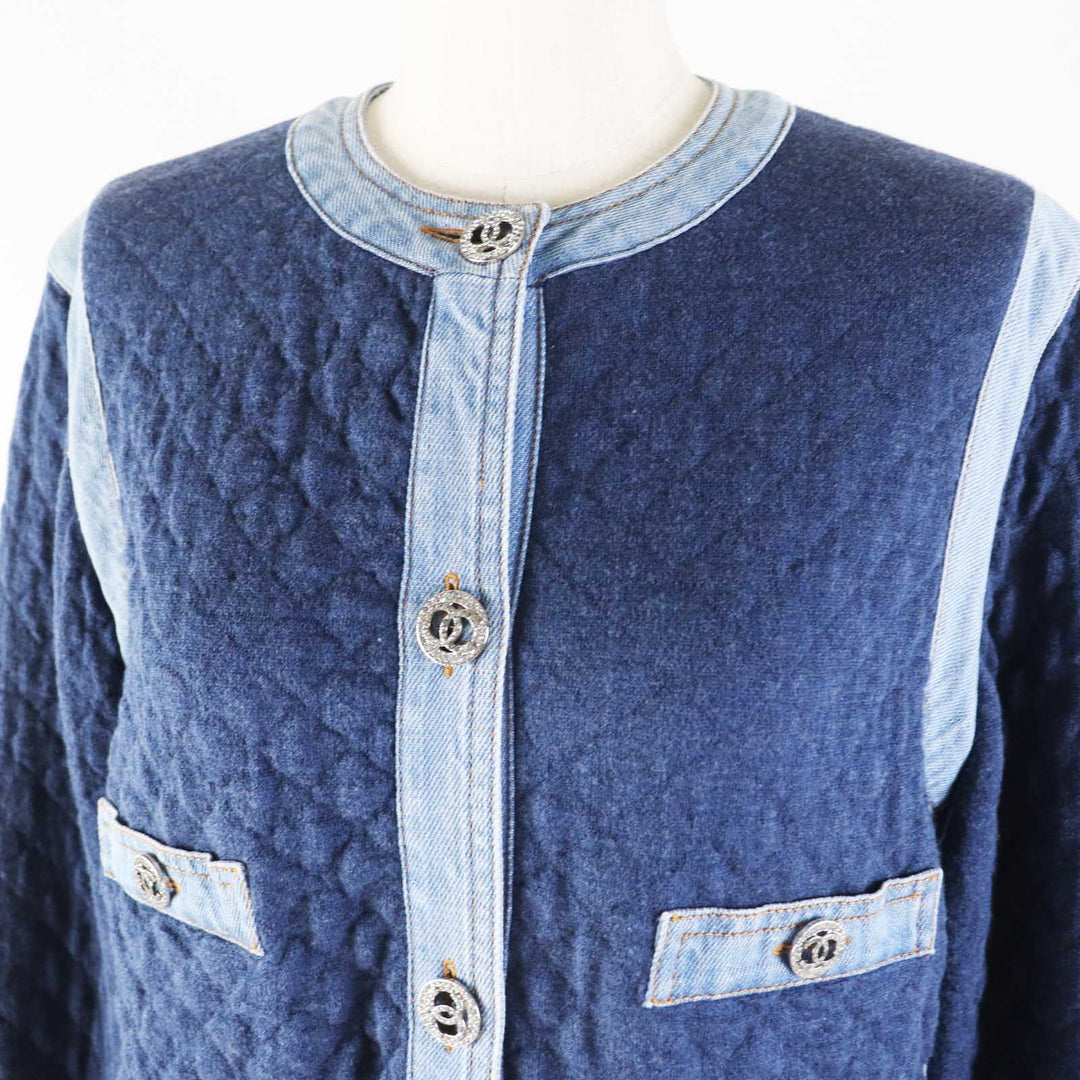 CHANEL No color jacket 20P P63016 Outer material: 82% cotton, Outer material: 15% viscose (rayon), Outer material: 3% polyester, Part: 100% cotton Navy light blue Women 34 Used Authentic