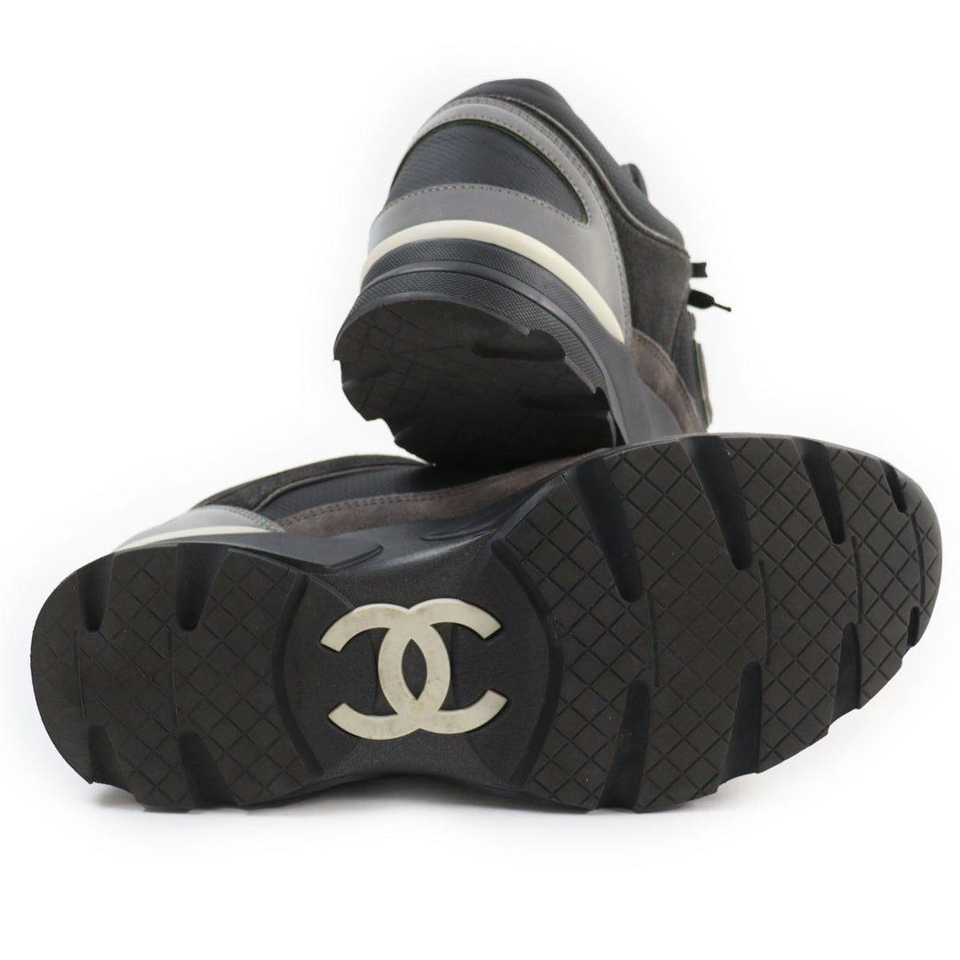 CHANEL Low cut sneakers G26583 Part: suede leather, Part: leather Black Grey mens 41 Used Authentic