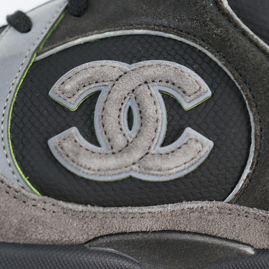 CHANEL Low cut sneakers G26583 Part: suede leather, Part: leather Black Grey mens 41 Used Authentic