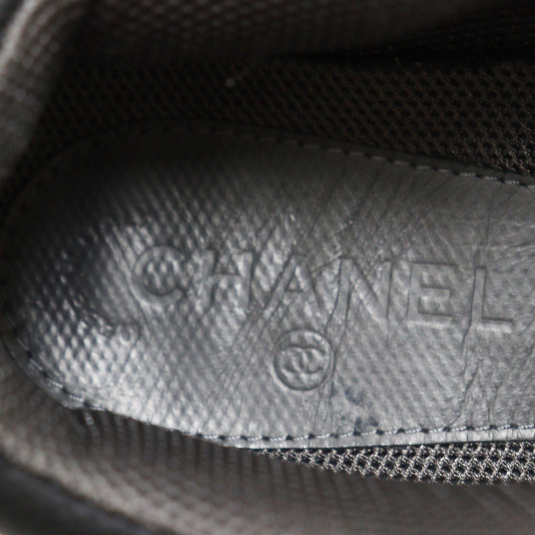 CHANEL Low cut sneakers G26583 Part: suede leather, Part: leather Black Grey mens 41 Used Authentic
