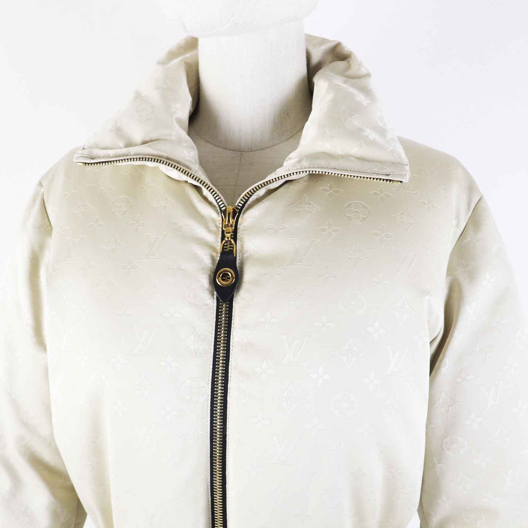LOUIS VUITTON down coat FDJA44QWD Main: 53% polyester, Main: 47% wool, Lining: 50% rayon, Lining: 50% cupra, Filling: 90% down beige Women 36 Used Authentic
