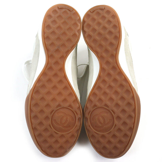 CHANEL sneakers G45335 Main: Leather, Part: Suede leather White gray mens 40 Used Authentic