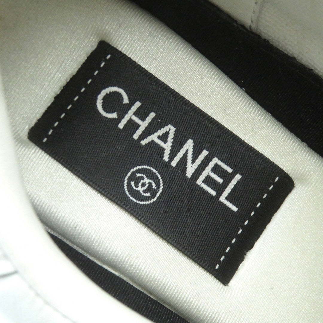 CHANEL sneakers G45335 Main: Leather, Part: Suede leather White gray mens 40 Used Authentic