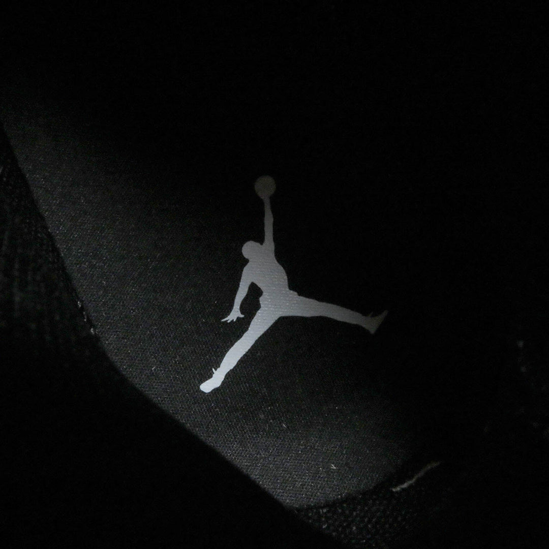 NIKE sneakers HJ4363-001 Main: Suede leather Black Grey AIR JORDAN 1 MID SE V2 mens 26 Used Authentic