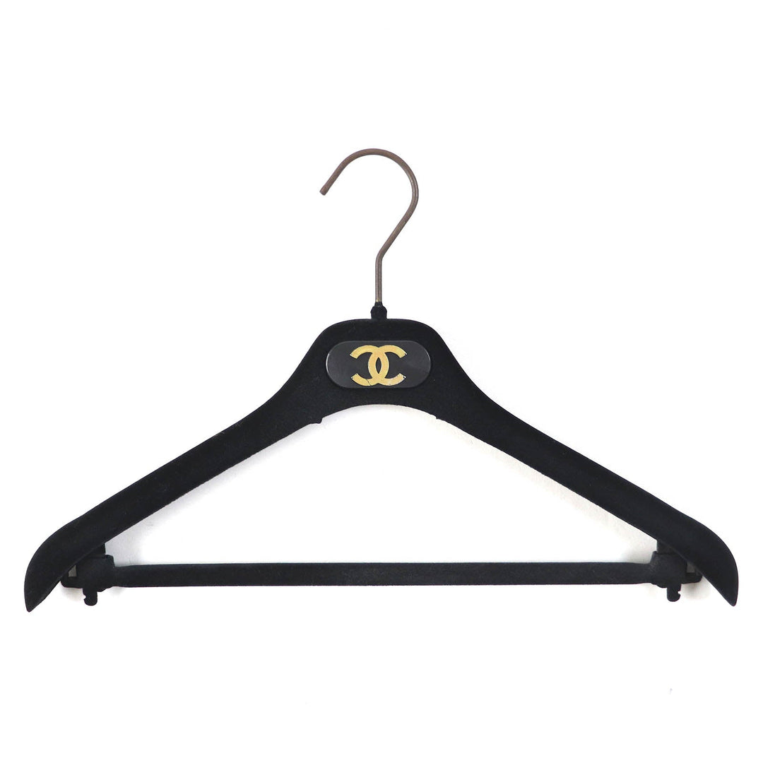 CHANEL knit 19A  P61670 Main: 67% cashmere, Main: 17% polyester, Main: 6% silk, Main: 5% mohair, Main: 3% polyamide Beige multicolor Women 38 Used Authentic