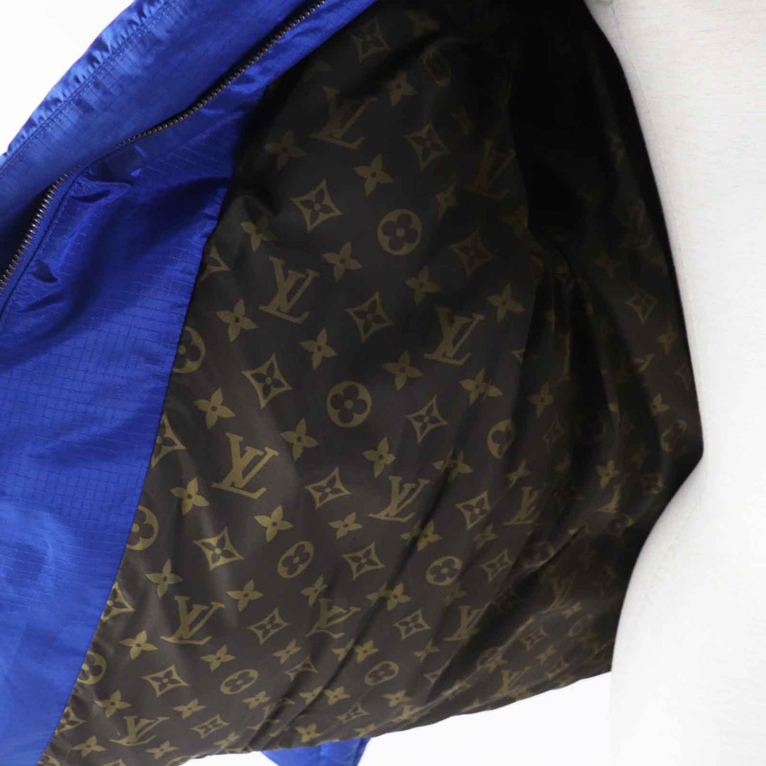 LOUIS VUITTON Down jacket Outer: 71% nylon, Outer: 29% polyester, Lining: 50% polyester, Lining: 50% cotton, Filling: 90% down, Belt: 100% cotton, Sheepskin blue Women 34 Used Authentic