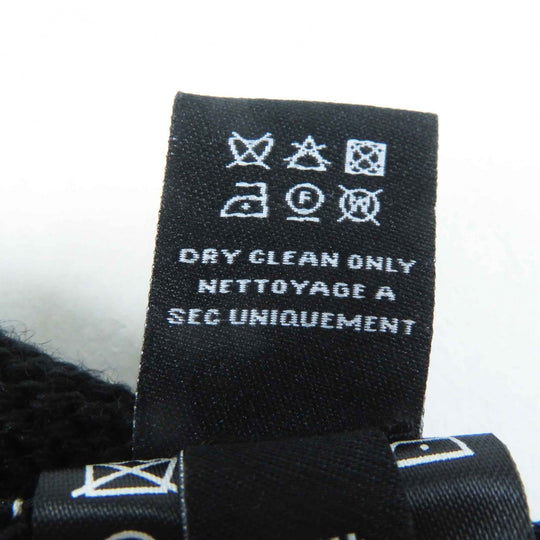 CHANEL gloves Main: 73% wool, 19% cashmere, 4% silk, 2% nylon, 1% polyester Black White Two-piece set Women Used Authentic