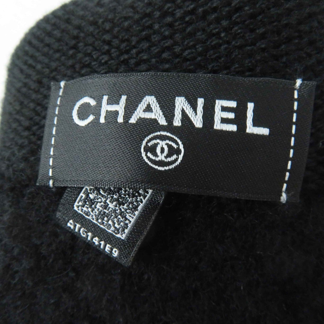 CHANEL gloves Main: 73% wool, 19% cashmere, 4% silk, 2% nylon, 1% polyester Black White Two-piece set Women Used Authentic