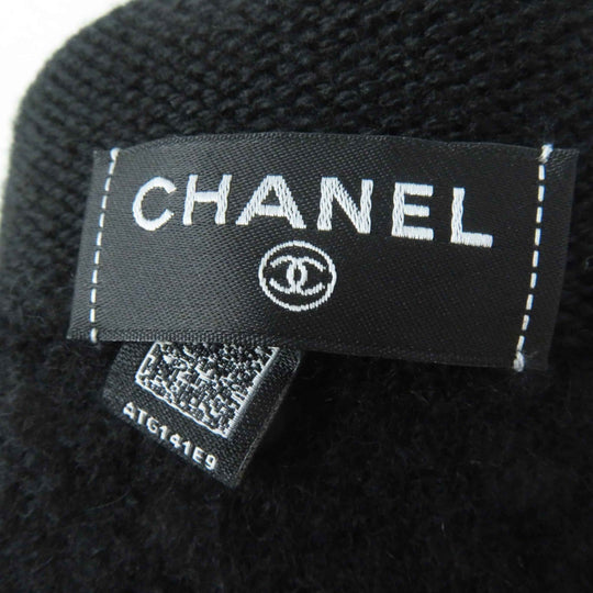 CHANEL gloves Main: 73% wool, 19% cashmere, 4% silk, 2% nylon, 1% polyester Black White Two-piece set Women Used Authentic