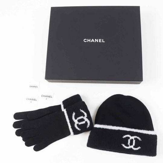 CHANEL gloves Main: 73% wool, 19% cashmere, 4% silk, 2% nylon, 1% polyester Black White Two-piece set Women Used Authentic
