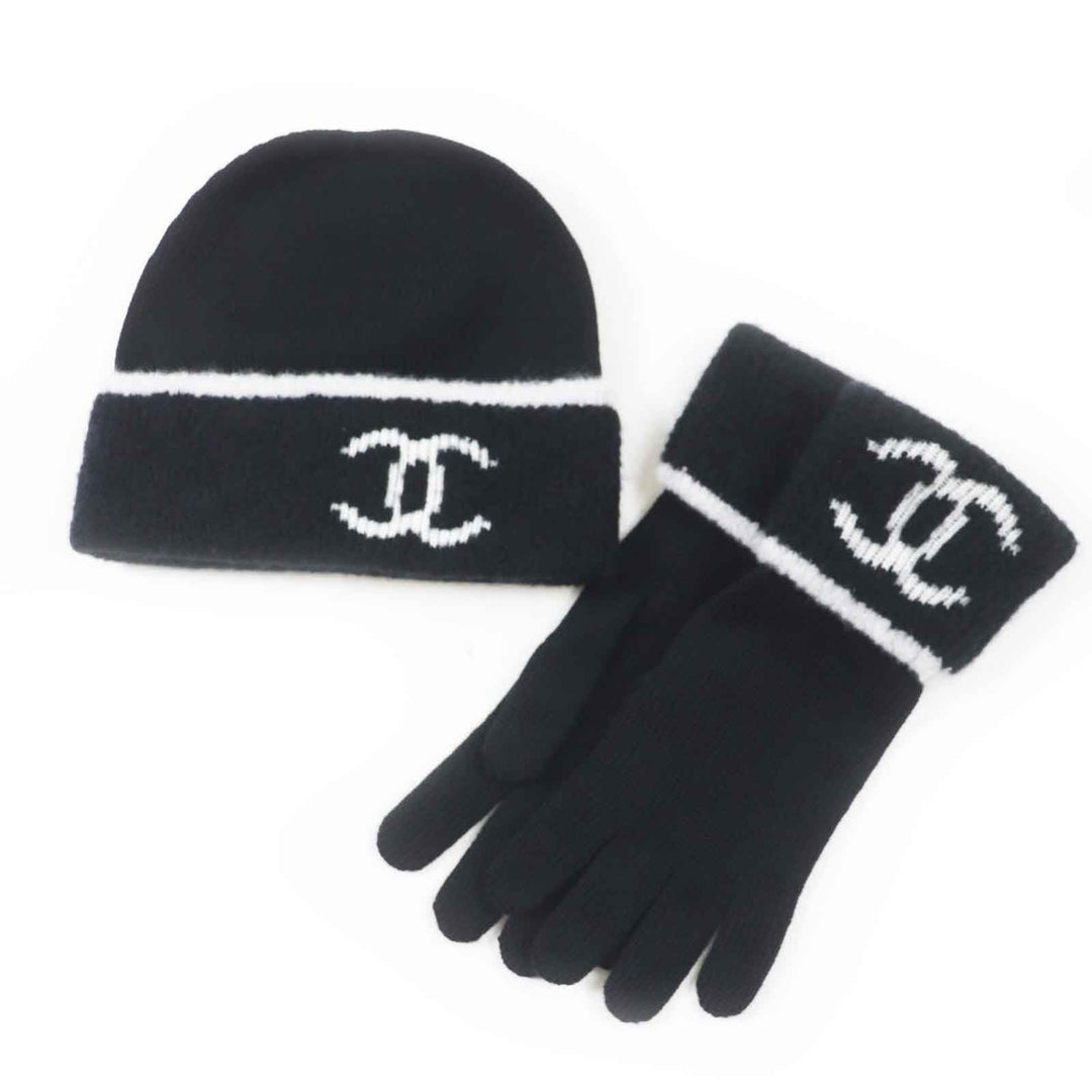 CHANEL gloves Main: 73% wool, 19% cashmere, 4% silk, 2% nylon, 1% polyester Black White Two-piece set Women Used Authentic