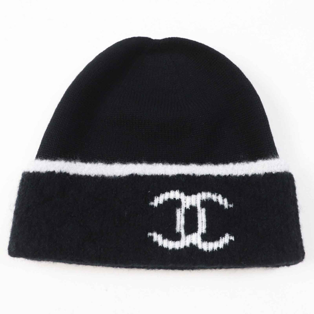 CHANEL gloves Main: 73% wool, 19% cashmere, 4% silk, 2% nylon, 1% polyester Black White Two-piece set Women Used Authentic