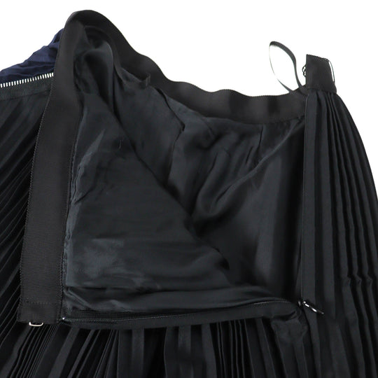 Sacai Pleated skirt SCW-086 Outer: 65% polyester, Outer: 35% cotton, Lining: Cupra Black navy Cotton Poplin Zipper Skirt Women Zero size Used Authentic