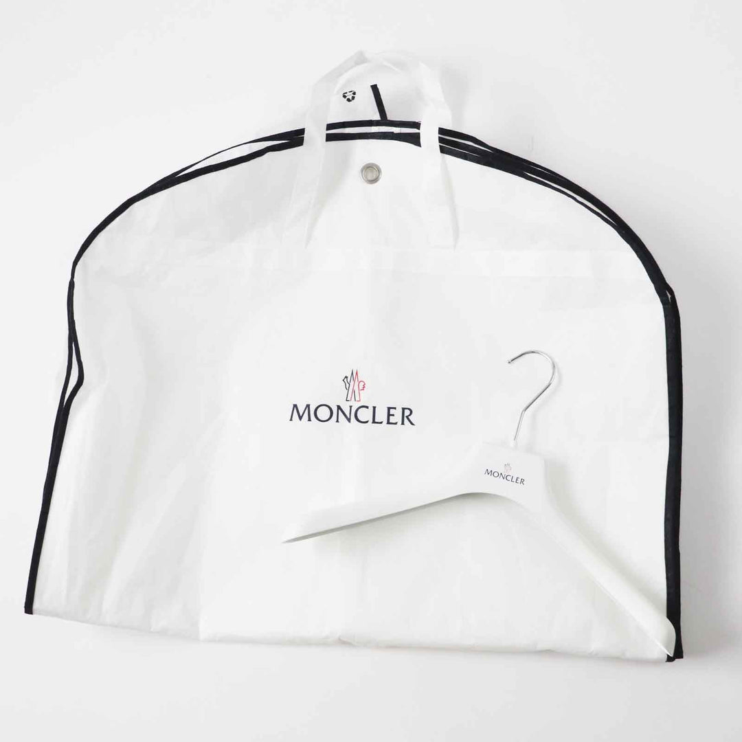 MONCLER down coat Outer: 100% nylon, Lining: 100% nylon, Sleeve lining: 100% nylon, Part: 100% nylon, Filling: 90% down Navy FLAMMETTE Women Zero size Used Authentic