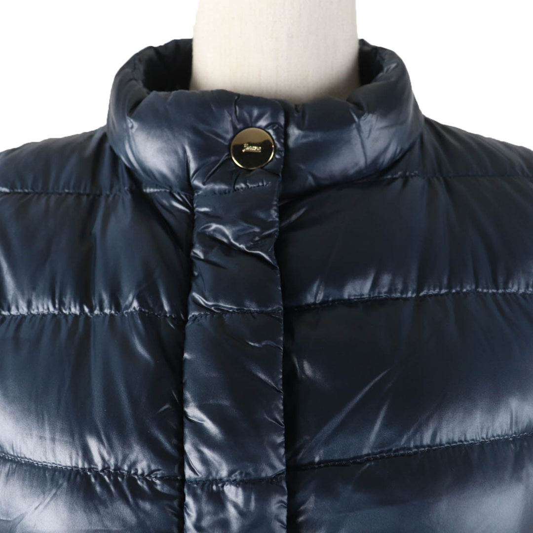 Herno Down vest PI0483D Main: 100% nylon, Lining: 100% nylon, Filling: 90% down, Filling: 10% feather Dark navy Women 40 Used Authentic