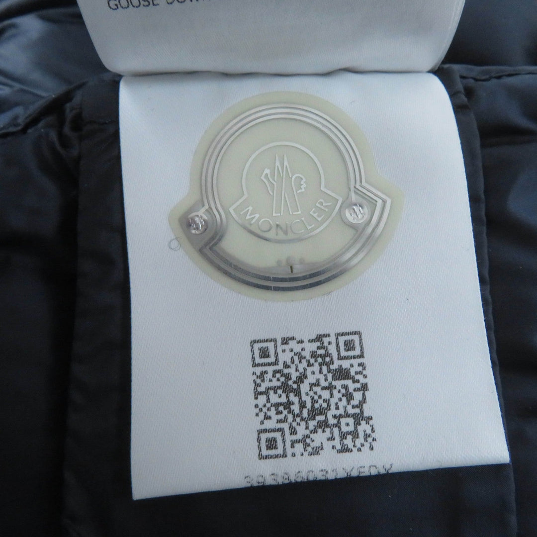 MONCLER down coat Main: 100% nylon, Lining: 100% nylon, Part: 50% cotton, Part: 50% nylon, Filling: 90% down Navy HODENITE Women 1 Used Authentic