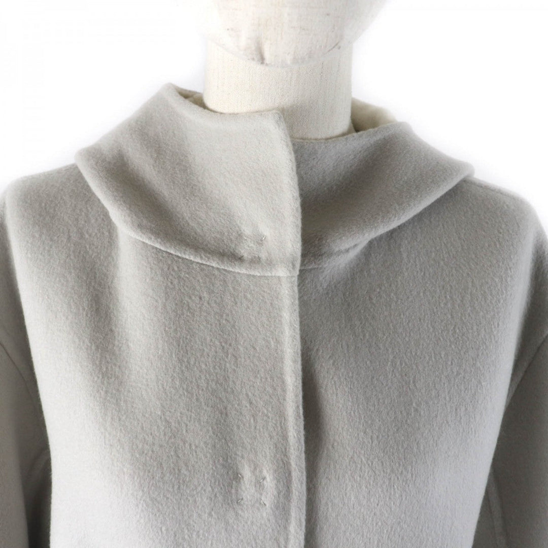 FOXEY coat 40197 Outer: 100% cashmere, Fur: Fox, Lining: 100% cupra Light gray Women 38 Used Authentic