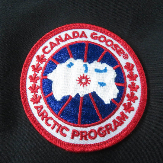CANADA GOOSE down coat 2300JL Main: 85% polyester, Main: 15% cotton, Lining: 100% nylon, Filling: 100% down, Part: 100% polyester black CHARLOTTE Women S Used Authentic