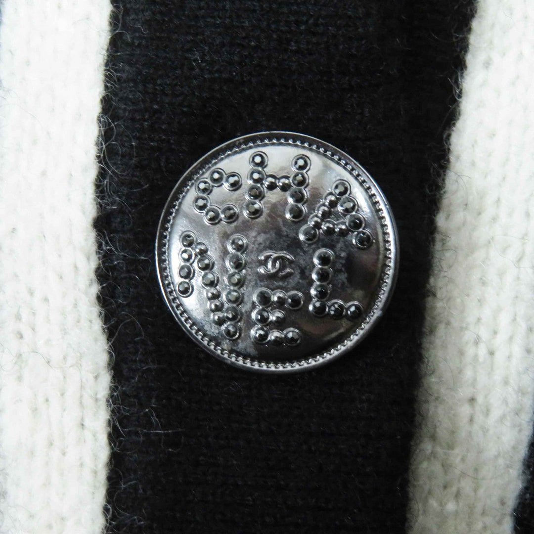 CHANEL cardigan P71365 Outer material: 78% cashmere, Outer material: 7% polyester, Outer material: 13% silk, Outer material: 2% polyamide Black White Women 34 Used Authentic
