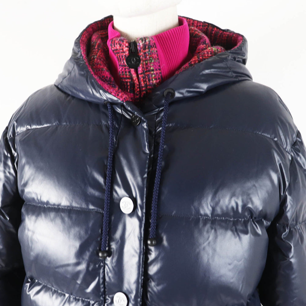 CHANEL Down jacket P59432 Outer: 98% polyamide (nylon), Outer: 2% polyurethane, Filling: 90% down, Filling: 10% feather, Lining: 100% polyamide (nylon), Part: 100% polyester Dark Navy Pink type Coconeige Women 36 Used Authentic