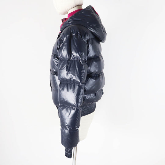 CHANEL Down jacket P59432 Outer: 98% polyamide (nylon), Outer: 2% polyurethane, Filling: 90% down, Filling: 10% feather, Lining: 100% polyamide (nylon), Part: 100% polyester Dark Navy Pink type Coconeige Women 36 Used Authentic