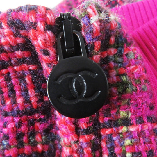 CHANEL Down jacket P59432 Outer: 98% polyamide (nylon), Outer: 2% polyurethane, Filling: 90% down, Filling: 10% feather, Lining: 100% polyamide (nylon), Part: 100% polyester Dark Navy Pink type Coconeige Women 36 Used Authentic