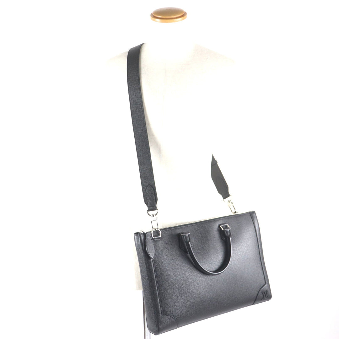 LOUIS VUITTON Briefcase M30810 Taiga black Taiga slim briefcase