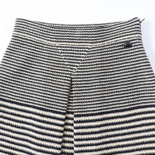 CHANEL Tweed skirt 15P P51250 Outer: 41% paper, Outer: 31% cotton, Outer: 28% silk, Lining: 86% silk, Lining: 14% elastane Black Ivory Women 34 Used Authentic