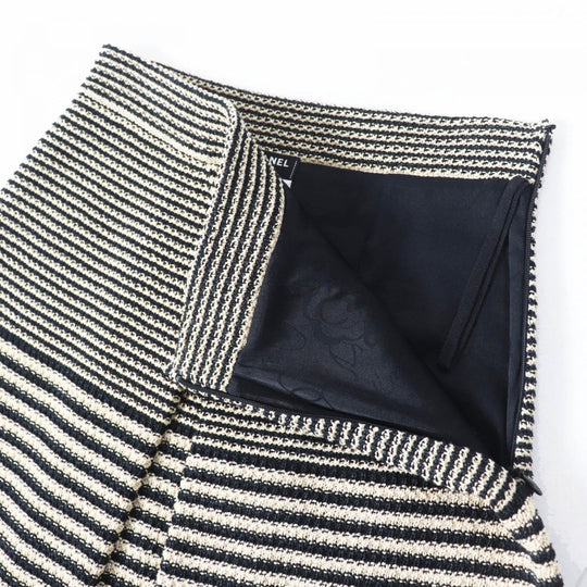 CHANEL Tweed skirt 15P P51250 Outer: 41% paper, Outer: 31% cotton, Outer: 28% silk, Lining: 86% silk, Lining: 14% elastane Black Ivory Women 34 Used Authentic