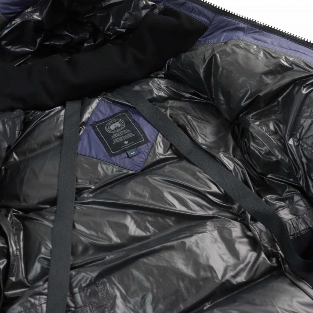 CANADA GOOSE down coat 2608MB Outer: 100% nylon, Lining: 100% nylon, Part: 96% acrylic, Part: 4% polyurethane, Filling: 90% down Navy black WARWICK PARKA mens S Used Authentic