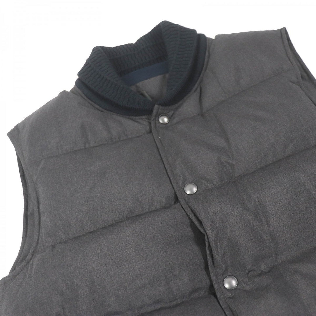 YVES SAINT LAURENT Vest 291930 Outer: 57% nylon, Outer: 43% polyester, Part: 100% wool, Lining: 50% cotton, Lining: 50% rayon charcoal mens 46 Used Authentic