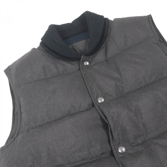 YVES SAINT LAURENT Vest 291930 Outer: 57% nylon, Outer: 43% polyester, Part: 100% wool, Lining: 50% cotton, Lining: 50% rayon charcoal mens 46 Used Authentic