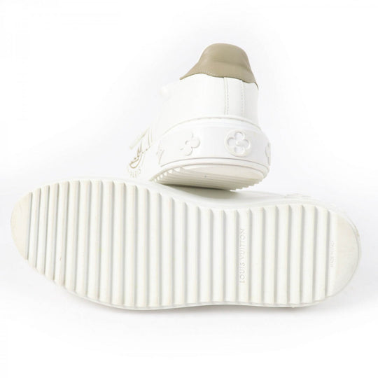 LOUIS VUITTON Low cut sneakers leather white timeout line 37.5