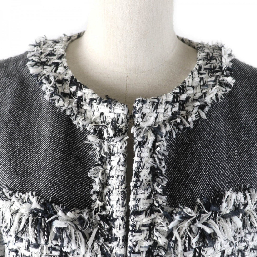GRACE Class coat Outer material: 33% acrylic, 28% cotton, 14% nylon, 10% polyester, 6% rayon White black Women 36 Used Authentic