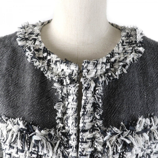 GRACE Class coat Outer material: 33% acrylic, 28% cotton, 14% nylon, 10% polyester, 6% rayon White black Women 36 Used Authentic